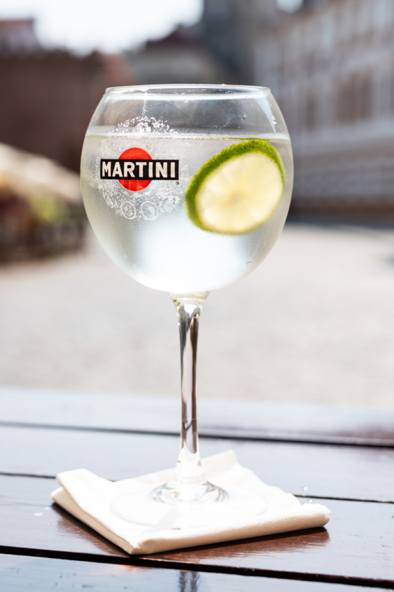 Martini con tónica