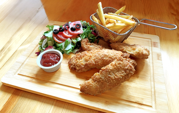 Chicken nuggets / Chicken fillet, fries, mix salad