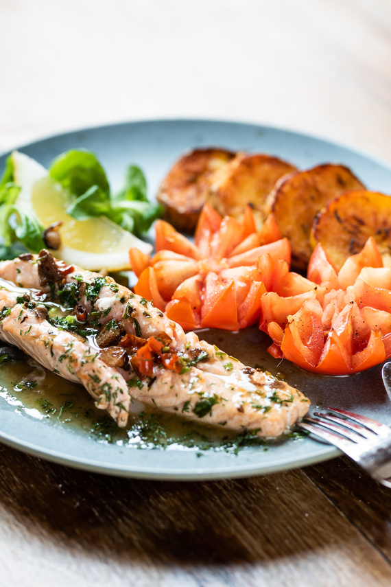 Würziger Lachs in Weißwein